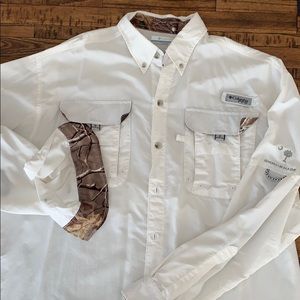 White, camo outlined Columbia PFG shirt